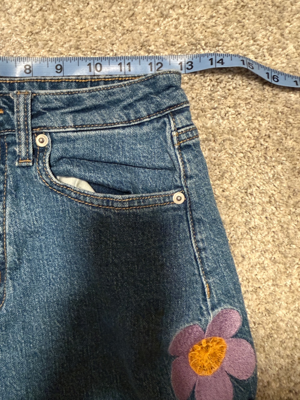 Flower-patch Denim Shorts - Picture 6 of 7